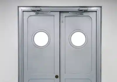 Porte automatique battante